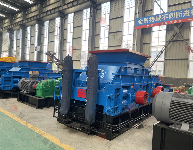 膨潤土全液壓對輥制砂機(jī)